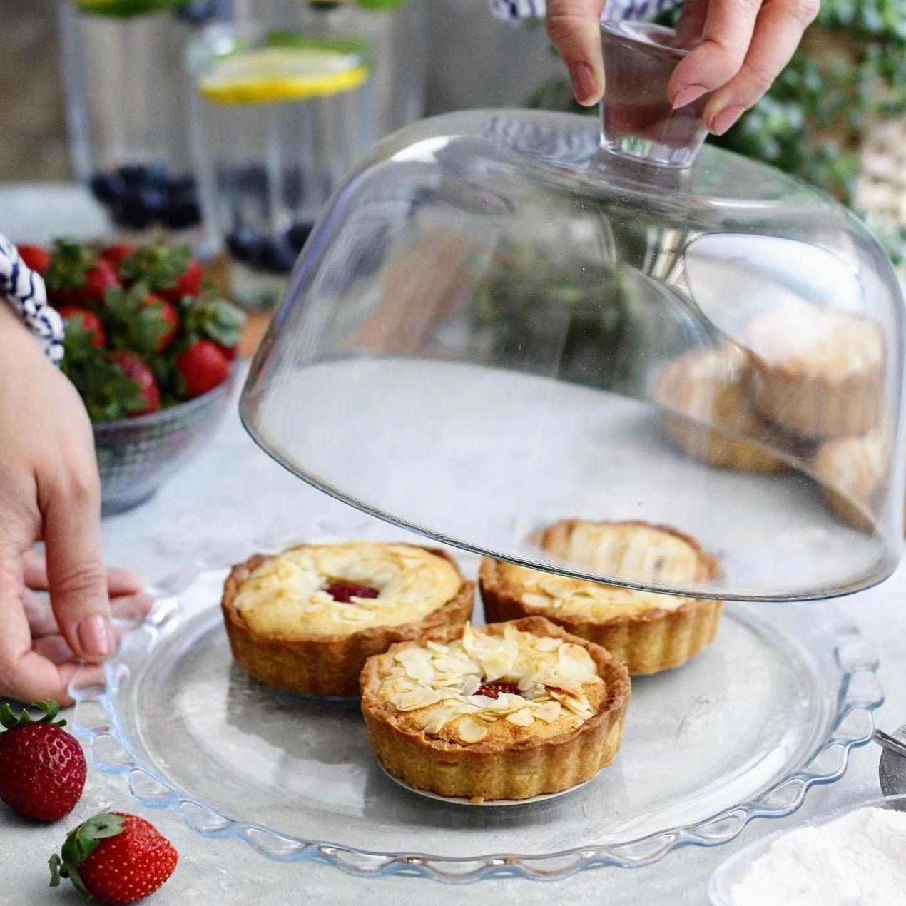 'Petite Patisserie' Kuchenplatte mit Glasglocke (⌀26,4cm) - Namsalhome